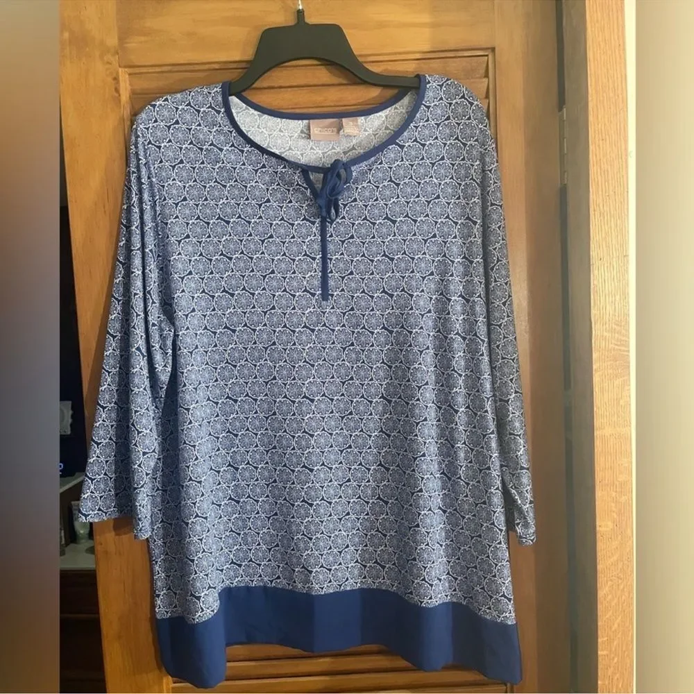 Chico’s Blue White Mosaic Print Keyhole Tie Blouse Top 3 16 XL - Picture 7 of 7